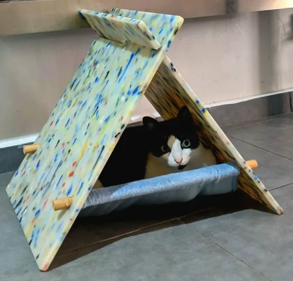 Tipi Eco: Recycled Plastic Cat Teepee with Bed - Image 6